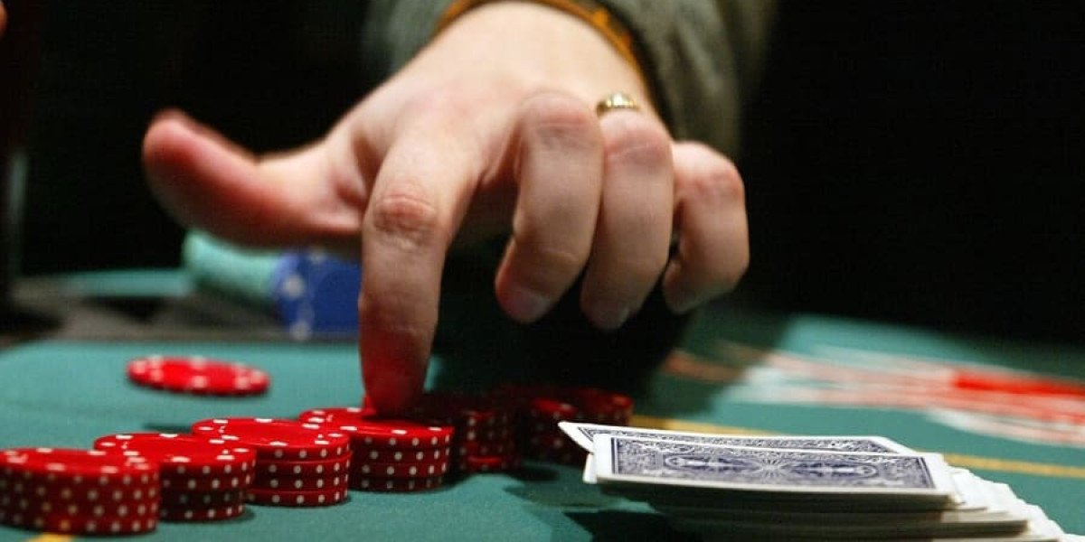 Rolling the Dice: The Allure and Ins and Outs of Online Casinos