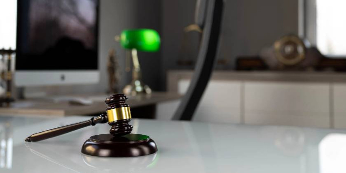 Nadelen van lange doorlooptijd bij bestuursrechtelijke procedures.​